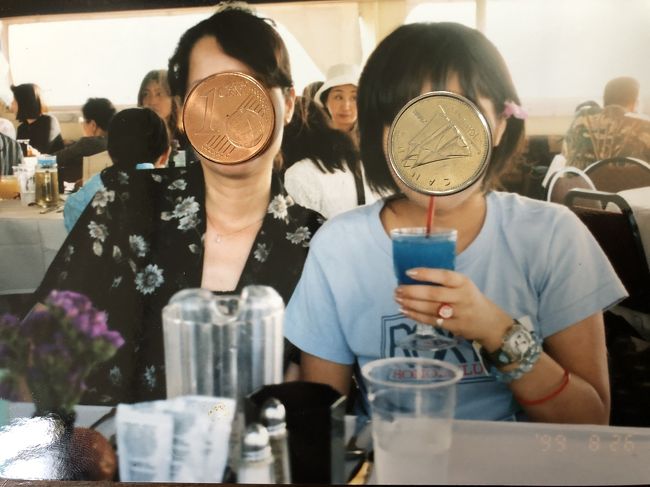 隣にソウル経由で来てた2人の若い女性がいたが、時差ぼけか全く料理に手をつけず、、<br />その人のデザートを娘が退席際口に放り込んでた