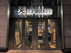 韓国・ソウル『Three IFC（スリー アイエフシー）』1F

2016年4月にオープンしたレストラン【YG REPUBLIQUE】IFC店の
写真。

BIGBANGなどの人気アーティストが所属する芸能事務所
「YGエンターテイメント」が経営する「YG REPUBLIQUE
（ワイジジー リパブリック）」は、３つの飲食店とショップ１店の
計４店舗で構成された韓流複合スポット。
弘大（ホンデ）の人気焼肉店「サムゴリプジュッカンBLUE」、
ブランチカフェ「３Birds」、クラフトビールが自慢の「K PUB」と
YG所属アーティストの公式グッズショップ「ALL THAT YG」が
あるので、焼肉を食べた後すぐ隣でビールやコーヒーを一杯！など
YG尽くしの楽しみ方もできます。

コネストさん↓

https://www.konest.com/contents/gourmet_mise_detail.html?id=10602

<渋谷・自由が丘他★ 2018年8月8日にオープンしたピエール・エルメ・
パリ監修の【ロクシタンカフェ バイ ピエール・エルメ】渋谷、
BIGBANGなどが所属する「YGエンタテインメント」が手掛ける
韓国料理店【サムゴリプジュッカン 東京】が上陸！ 
韓国発カフェ【コッビン】自由が丘の雪花かき氷、
銀座のNEWサロン ド テ☆【銀座メゾン アンリ・シャルパンティエ】
＆【マリアージュフレール】銀座松屋通り店＆
カフェ【キットカット ショコラトリー】銀座本店>

https://4travel.jp/travelogue/11389469