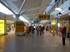 シドニー国際空港 (SYD)で乗り継いでメルボルン空港へ