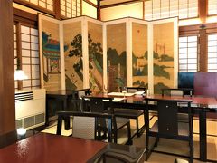 約120年前に建てられまま残されている
菊、桐、櫻、楓、四つの部屋が御座所です。
