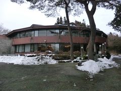 14:11
登山を終えて、今宵の宿に着きました。
「フォレストリゾート 山中湖秀山荘」です。
こちらは、私が湯河原でよく泊るフォレストリゾート系列のお宿なんです。
では、入りましょう。

[フォレストリゾート 山中湖秀山荘]
冬期平日限定♪『おひとりさま』まったり2食付きプラン。
和室10～12畳トイレ付1名1室‥9,900円(税/サービス料込)
入湯税別途‥150円
※フォレストリゾート公式サイトで予約しました。
→http://syuuzanso.com/