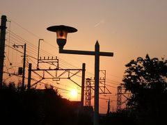 ここから５月
夕暮れ時の 多摩湖自転車道路
散歩は 午前中に行ったり 夕方に行ったり その時の買い物次第かも