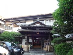人吉では、「芳野旅館」という老舗の温泉旅館に泊まりました。