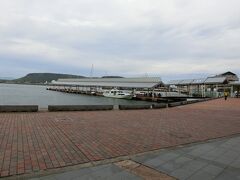 直島から高松港に戻ってきました。