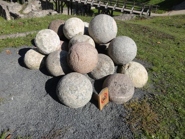 石球があります。これは何に使われていたんでしょうか？