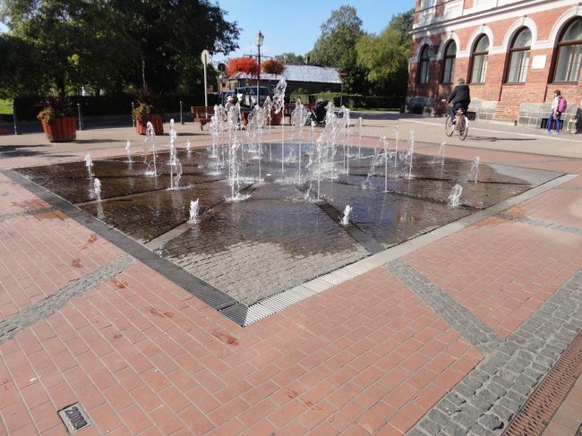 真ん中に噴水があります。