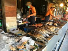 海鮮料理のレストランで昼食