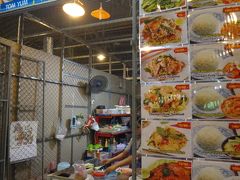 　ディナーは「Phangan Food Court」