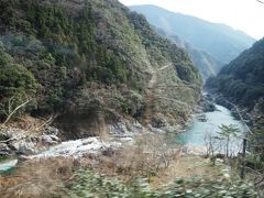 この辺りが小歩危峡と呼ばれる一帯。大歩危と何が違うかというと単に場所だけの問題っぽい。普通は大歩危小歩危と一つに括っちゃってるっぽいです。