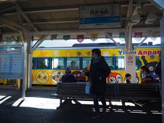 高知から1時間ちょっと、阿波池田駅に到着。徳島県だけどアンパンマンの勢い衰えずといった感じ。ここで乗り換えて徳島行く事もできるが、城巡り目的なのでここまま進む。
