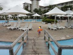 レオパレスリゾート　ホテルでプール遊び