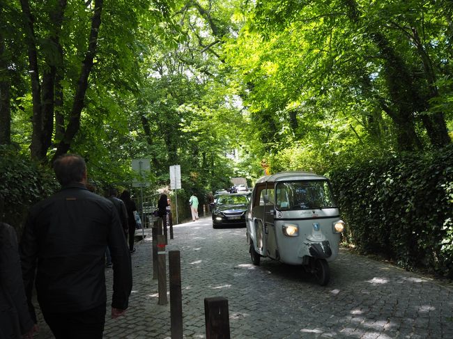 ペナ宮殿からムーア人の城跡に移動します。<br />歩いて行ける距離でした。