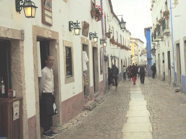 賑やかなメインストリートに戻って来ました。