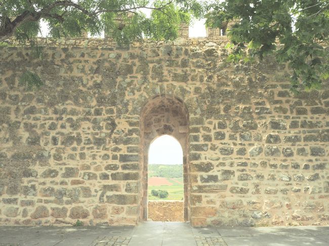 一番上まで登ると城壁の外へ繋がる抜け道が・・