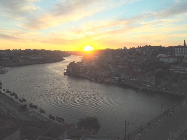 日の入り。<br />5月は２１時近くと遅いです。