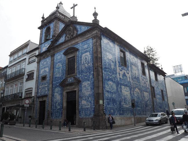 街を歩いていると急に現れます。