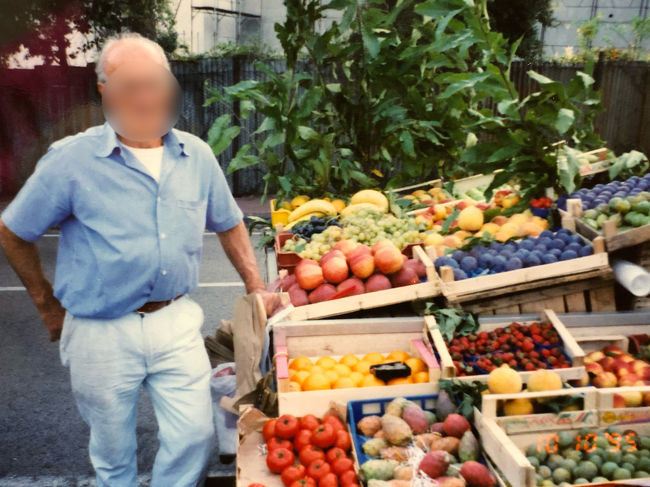 フルーツ屋さんのおじさん<br />クリント・イーストウッド似でした。