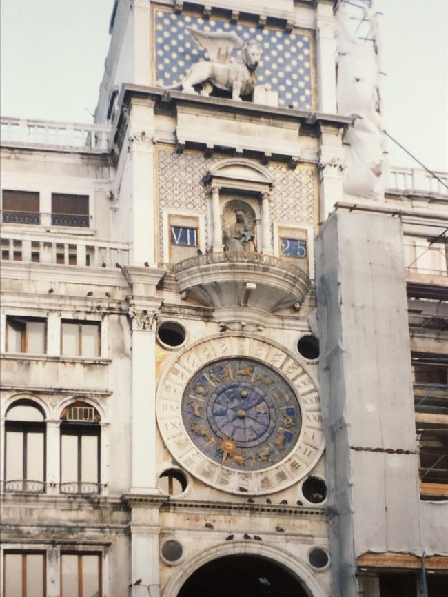 ムーア人の時計塔<br />500年もここで時を刻み続けています。。