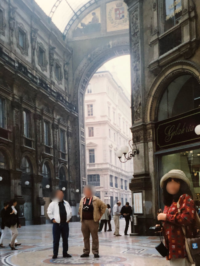 仕方ないので、ガレリアでお買い物と