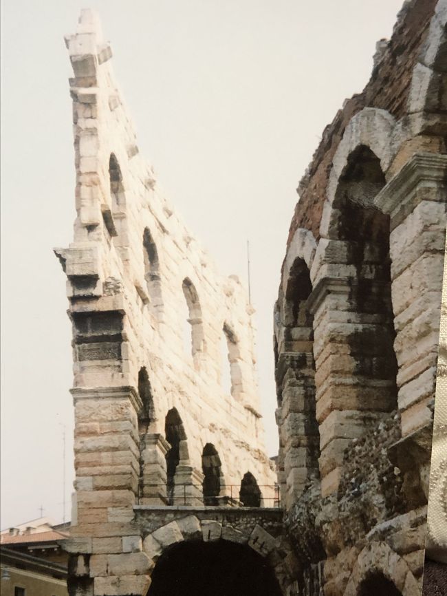 毎年音楽祭も開催されるという<br />ヴェローナのアレーナ