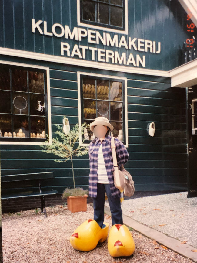 オランダと言えば、木靴<br /><br />大きな木靴を履いて…<br />まるでミッキー・マウスみたい。。<br />