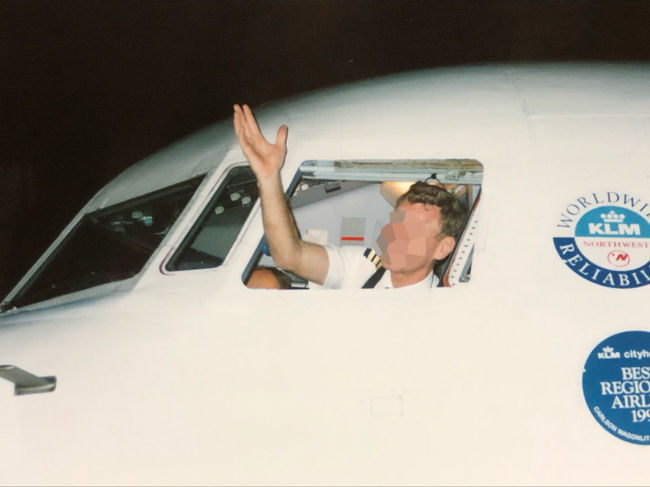 落胆するツアー同行者を慰めるかの様に<br />ヨーロッパの国際線でプロペラ機！<br />機長がコックピットの窓を開けて<br />ポーズしてくれるなどなど…<br /><br />大変思い出深い搭乗となりました。