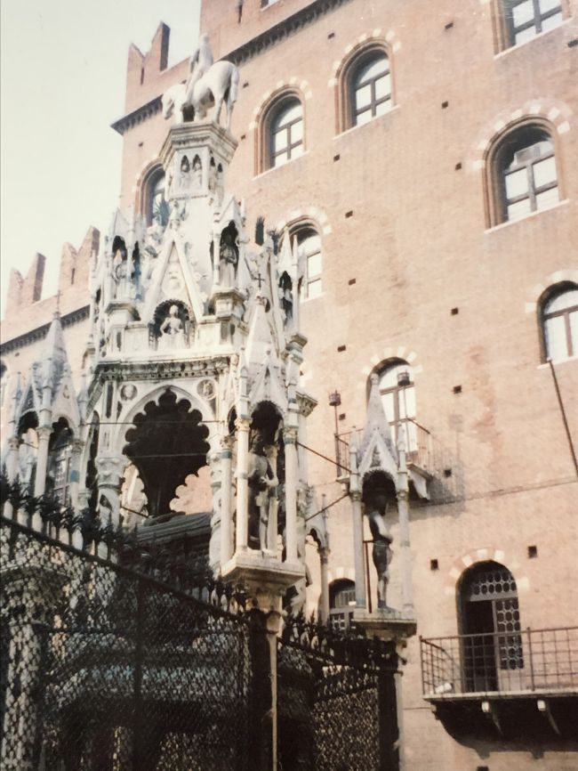 スカリジェレ家の廟