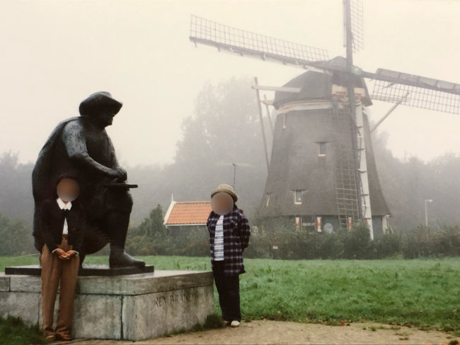 何という公園だったか忘れたけど<br />レンブラント像と風車を観に。。