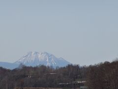 　その遠くには雪を被った藻琴山がくっきり見えた。いかにも北海道らしい景観だった。