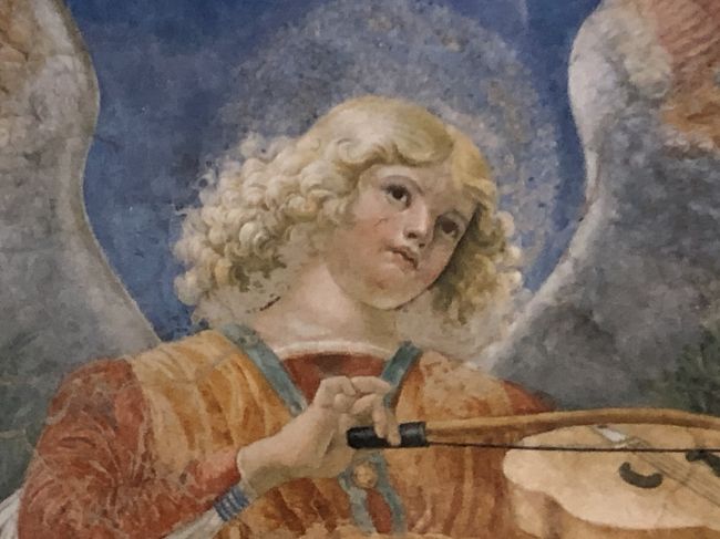 当時、ベストセラー作家の小説の<br />表紙にもなってた様な記憶。。<br /><br />この後、スペイン広場までタクシー移動<br />しようとして、乗った途端に2倍の値段<br />吹っかけられた！<br />お金持ってない。降りる！と下車。<br />次のタクシー中々来ないし散々な目に…