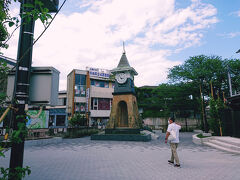 今小路を抜け、ようやく鎌倉駅到着。
西口の時計台の工事終わったようですね。

約12000歩のお散歩終了です。

ここまでご覧いただきありがとうございました。