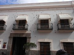 メキシコ革命直前の戦闘による銃弾の跡が残っているセルダンの家。博物館になっています。