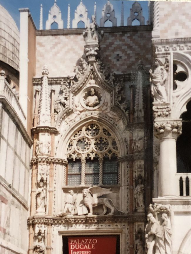 ドゥカーレ宮殿<br />ヴェネツィア共和国の議事堂