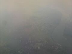 【ベトナム航空】ハノイ上空

霞んでいて写真はいまいちですが、
ハノイ市内をぐるりと見送るかのように上昇していきました