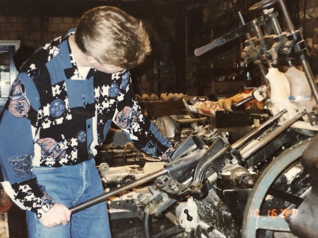 木靴製作の工程を観せてくれました。<br />オランダ人はみな、背が高ーい！のだ！