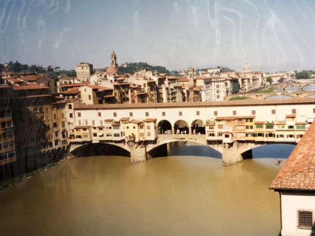 6日目はフィレンツェ観光。<br />ポンテ・ヴェッキオ<br />ウフィッツイ美術館から