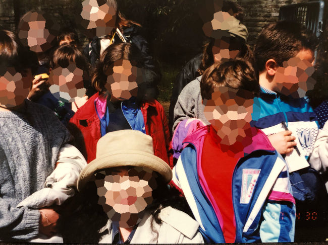 あっという間に、8才の子ども達に<br />囲まれ英語で色々質問されました。<br />皆んなとても可愛いです ♪