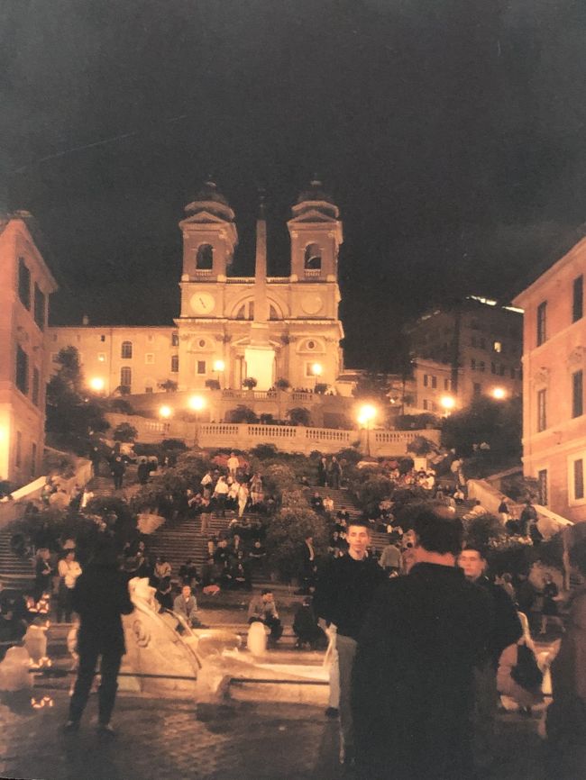 スペイン広場を観てホテルへ戻りました。