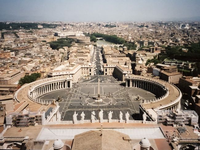 午後はローマへ。<br />サン・ピエトロ大聖堂の見学の後<br />フリータイムにクーポラへ登りました。
