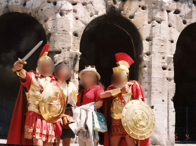 呼ばれたから一緒に写真撮ったら<br />有料でした。。<br />記念になるから良いけど、社会勉強！