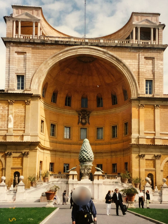 ピーニャの中庭