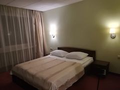 ホテルはこちら。Air Inn Vilnius Hotel。朝食付きで１泊６２ユーロでした。空港の目の前だから深夜着には便利です。