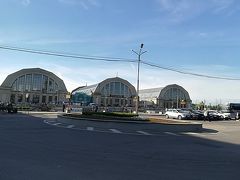 まずは中央市場を散策してみます。