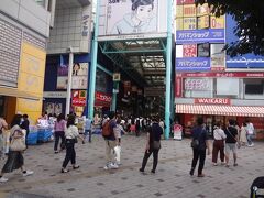 毎回　撮影している　吉祥寺サンロード商店街

緊急警戒宣言解除されたので　人出増えた。