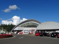 　根室本線と並行して走ること十数キロ、南富良野町の中心部が見えてきた。南富良野町の道の駅があったので、ここで遅いランチタイム。やっと腹を満たすことが出来る！