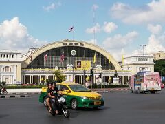 国鉄ファランポーン駅。

2009年の初めて訪タイのとき、初日にここからアユタヤに向かったのを思い出した。