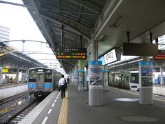 徳島駅から高松駅にやってきました。