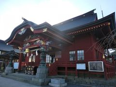 15:01
着きましたぁ。
御岳山の山頂/標高929mに鎮座する「武蔵御嶽神社」です。
ここが'本殿'かと思いきや‥