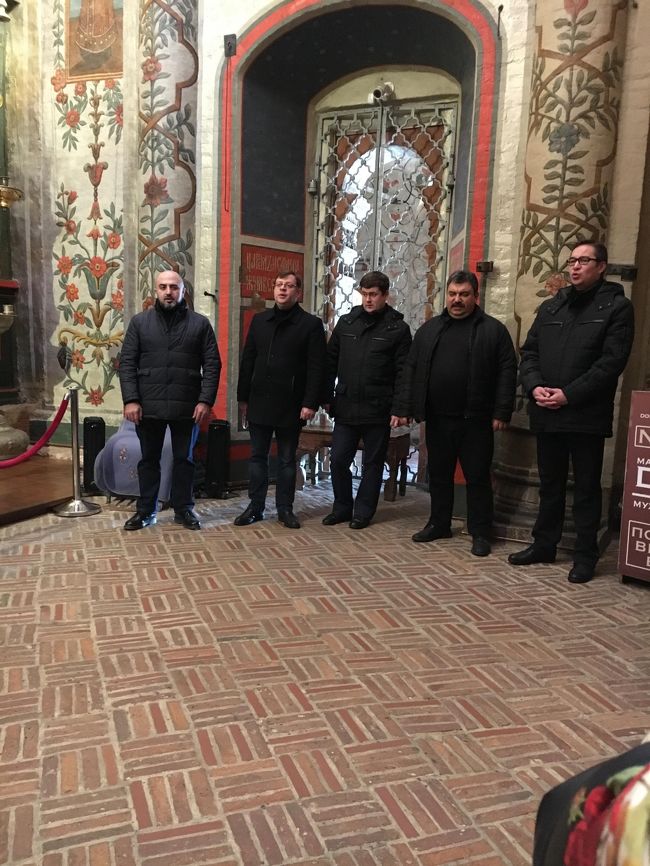 中でアカペラの合唱が行われていました。