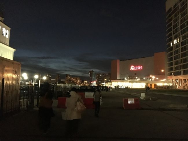 終了後、アスタナ仲間とごはん食べにリンク近くのショッピングモールへ。